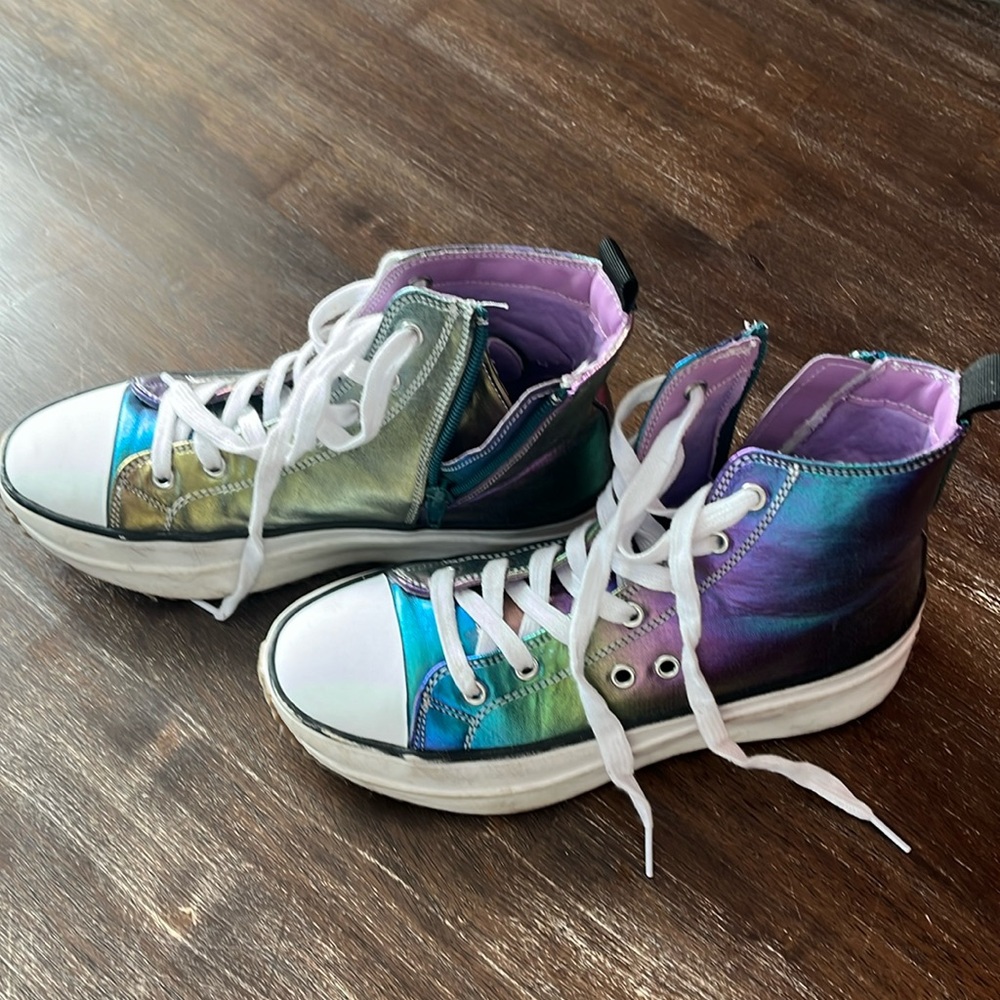 Girls Steve Madden sneakers